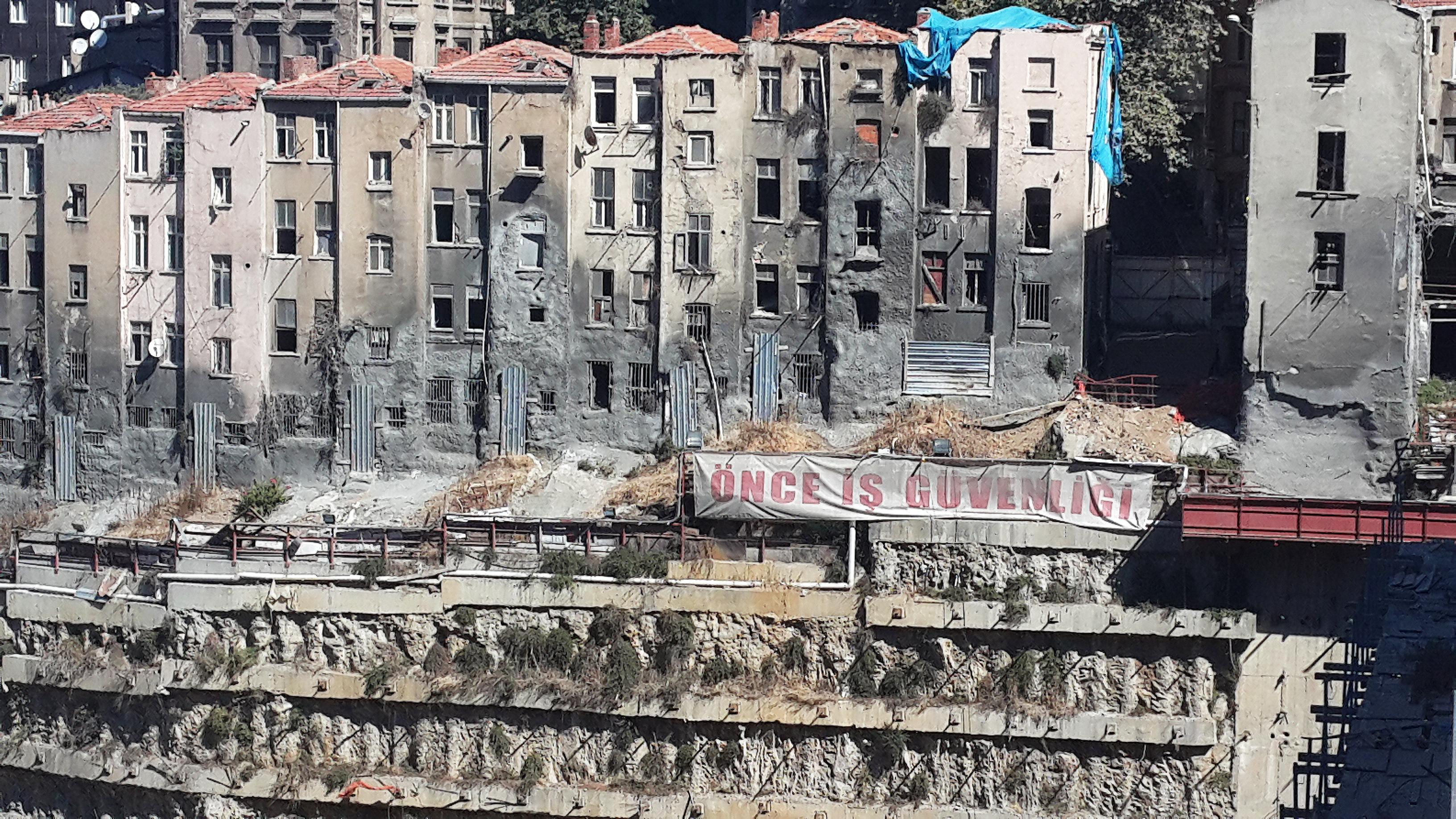 Başvuru Süreci: Yarısı Bizden kampanyasından faydalanmak için e-devlet başvurusu artık gerekli değil. Geçerli olan başvuru sisteminin ayrıntıları verilen diğer sorularla açıklanacak